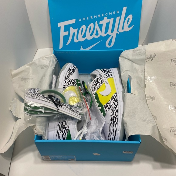 Nike Doernbecher freestyle Zoe’s S 9.5